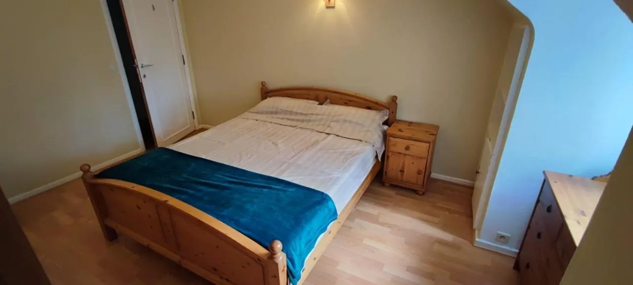 Maison Wezembeek-Oppem Homestay